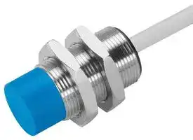 538331: Proximity Sensor, 8 mm, M18, PNP, 10 VDC to 30 VDC, SIEN Series