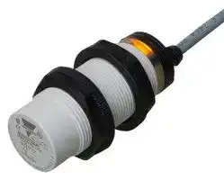 EC3025TBAPL: Capacitive Proximity Sensor, 25mm, Thermoplastic Polyester, SCR, 2m Cable, Cylindrical M30 Thread