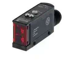 E3S-AD37: Photoelectric Sensor, 700 mm, PNP Open Collector, 100 mA Output, 10 VDC to 30 VDC