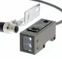 E3S-CD11-M1J 0.3M: Photoelectric Sensor, 700 mm, NPN / PNP, 100 mA Output, 10 VDC to 30 VDC