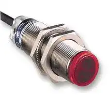 XUBOBPSNL2: Photoelectric Sensor, OsiSense XU Series, M18, 15 m, PNP, 12 V to 24 V