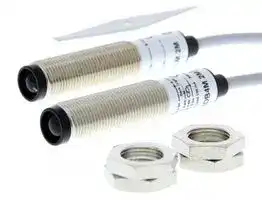 E3H2-T4B4M 2M: Photoelectric Sensor, PNP Open Collector, 4 m, 100 mA, 10 V to 30 V